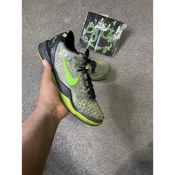 Size 9.5- Nike Kobe 8 SS Christmas main image 4